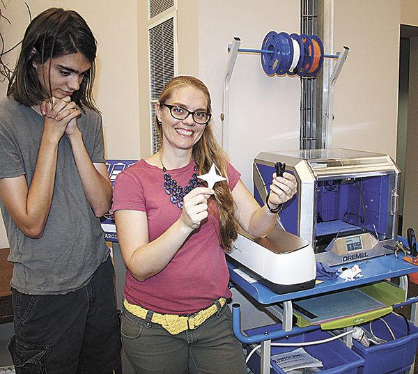 Library Patrons Learn How To Build With 3d Printer Top Stories