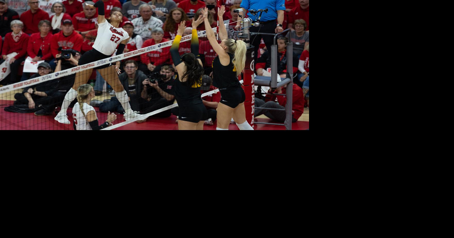 Nebraska volleyball sweeps Indiana to clinch outright Big Ten title