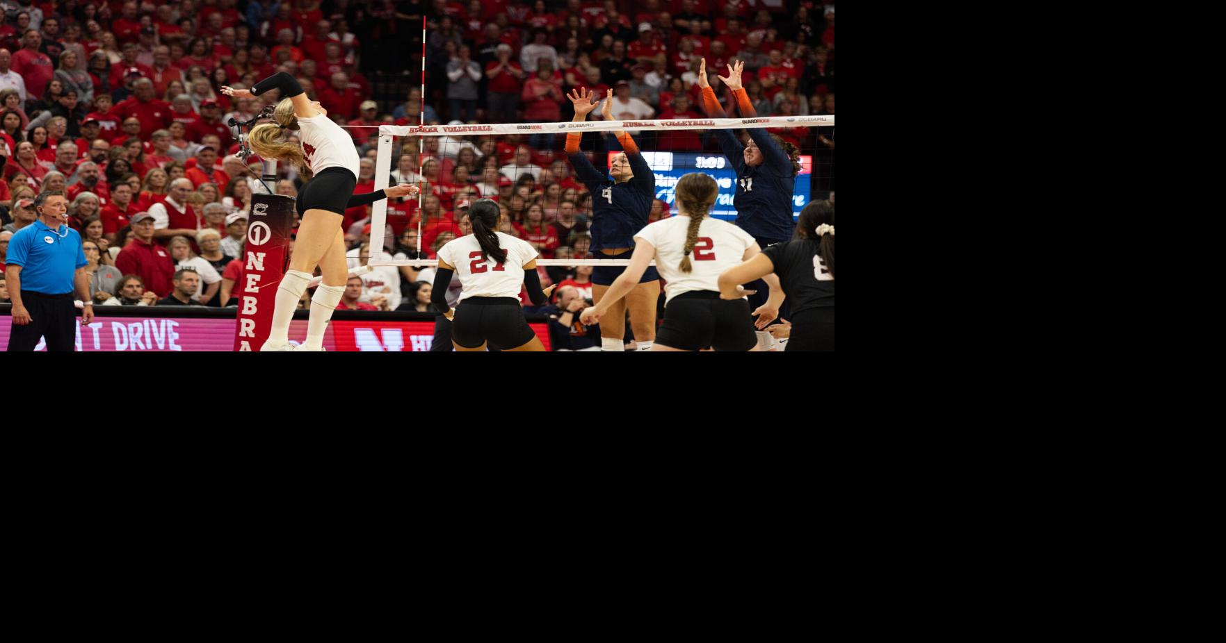 Nebraska Volleyball vs. Illinois Photo No. 21