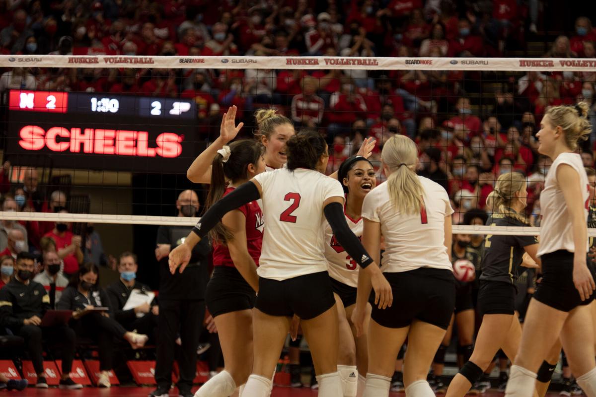 no 6 nebraska volleyball falls to no 11 minnesota in a five set battle sports dailynebraskan com