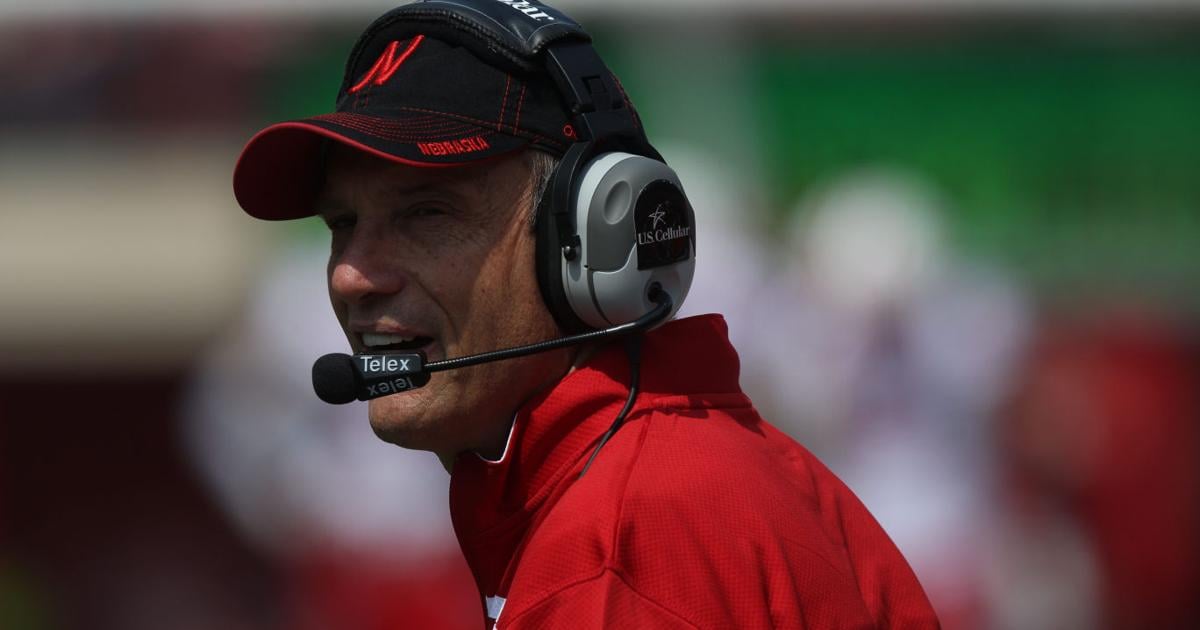 Mike Riley Now Mike Riley isn't following his father's footsteps anymore | Sports ...