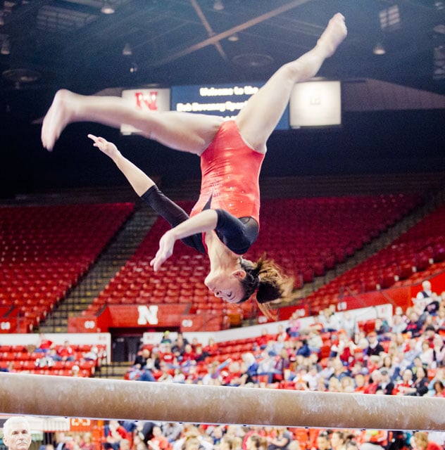 Women’s Gymnastics Tops Iowa With Season-best Performance 