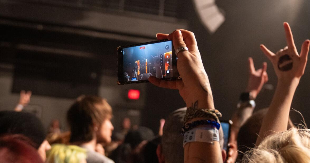 REVIEW: Hawthorne Heights brings emo back to Nebraska
