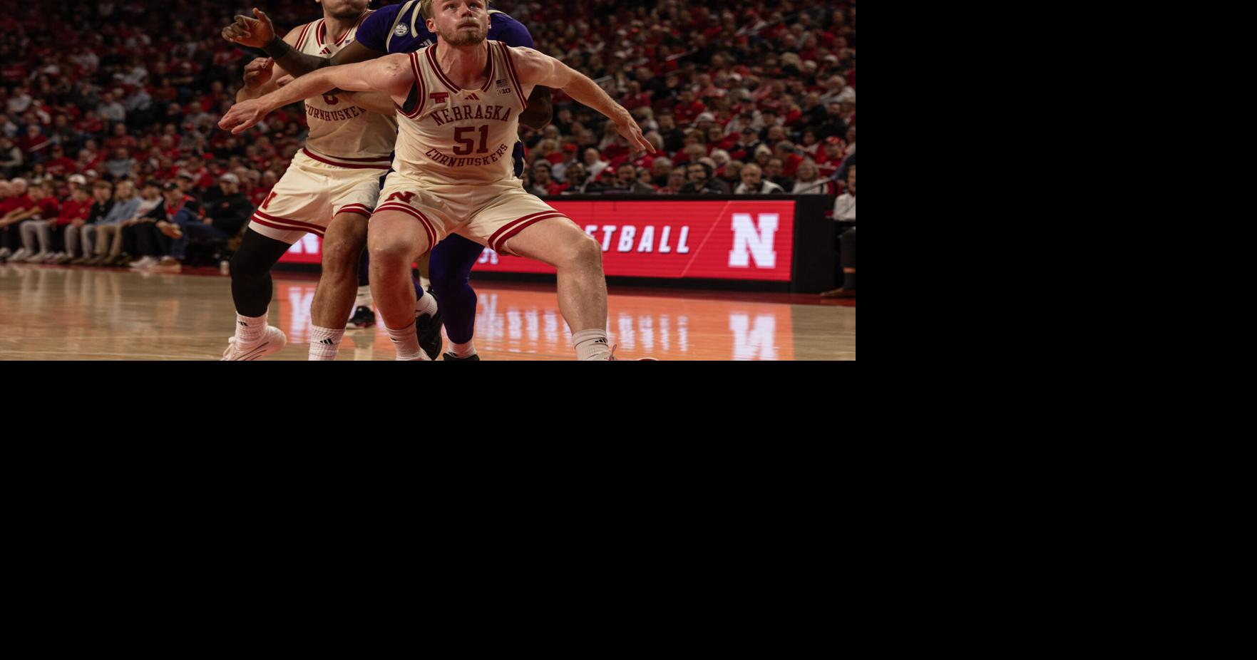 Nebraska men’s basketball routs Washington, Frager injured