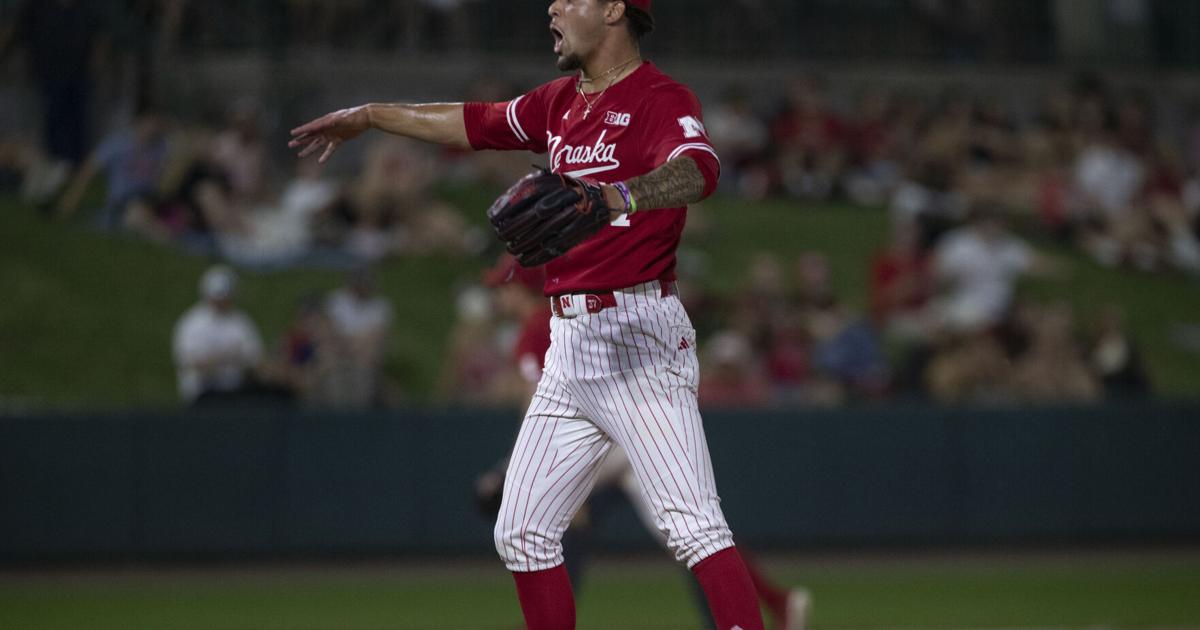 Topi baseball Nebraska melakoni comeback yang mustahil atas USC dengan walk-off pada inning ke