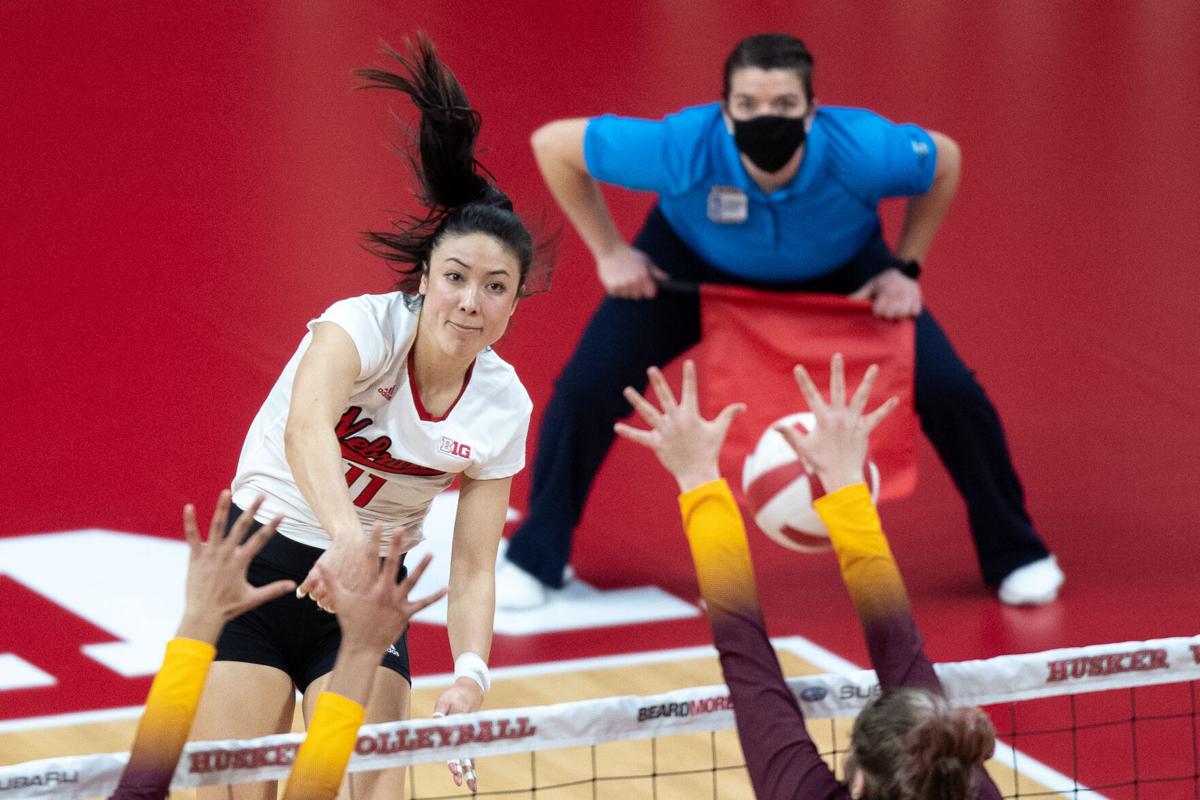 nebraska volleyball avenges friday s loss with a sunday sweep of no 5 minnesota sports dailynebraskan com