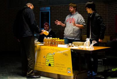 Unl Insects Science UNL Insect Science Club hosts 11th annual honey sale | News ...