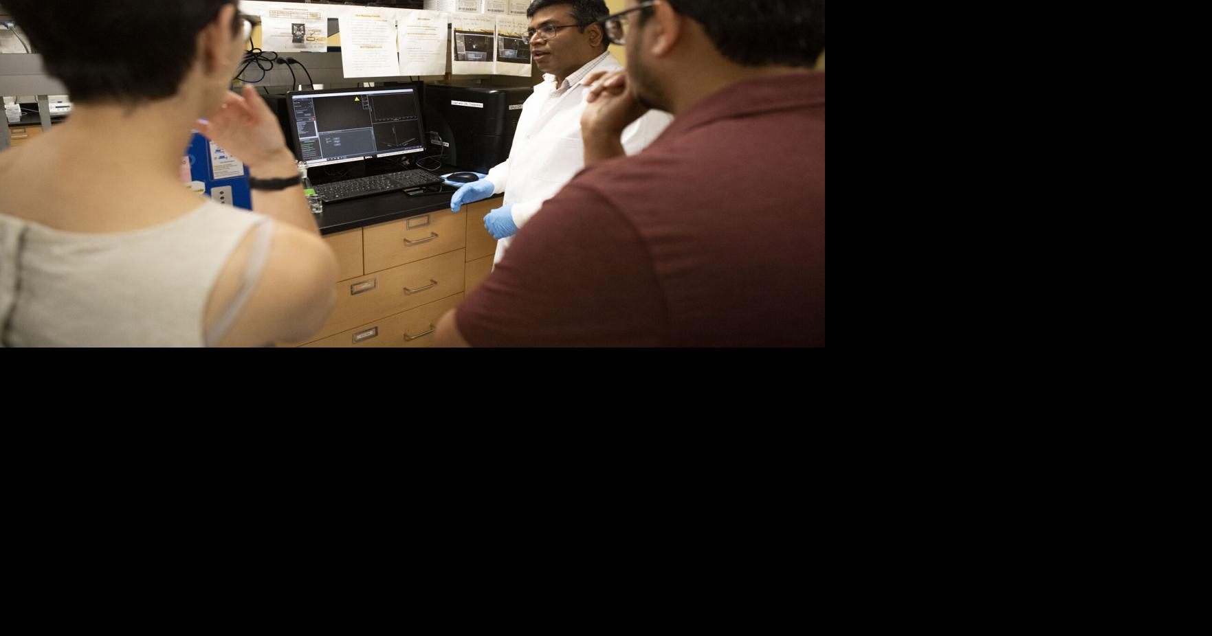 Washington Post journalist visits UNL plastic research labs