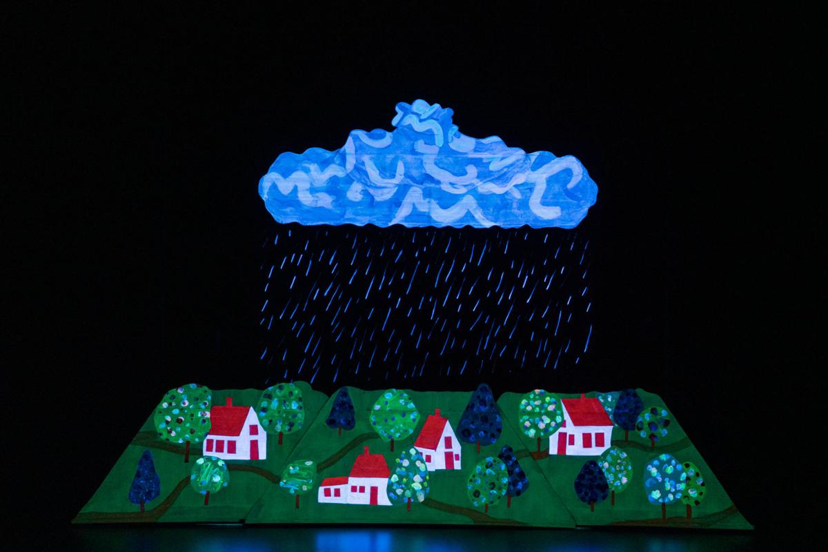 Review The Very Hungry Caterpillar Delights Children And Makes Adults Reminisce In Lied Show Culture Dailynebraskan Com