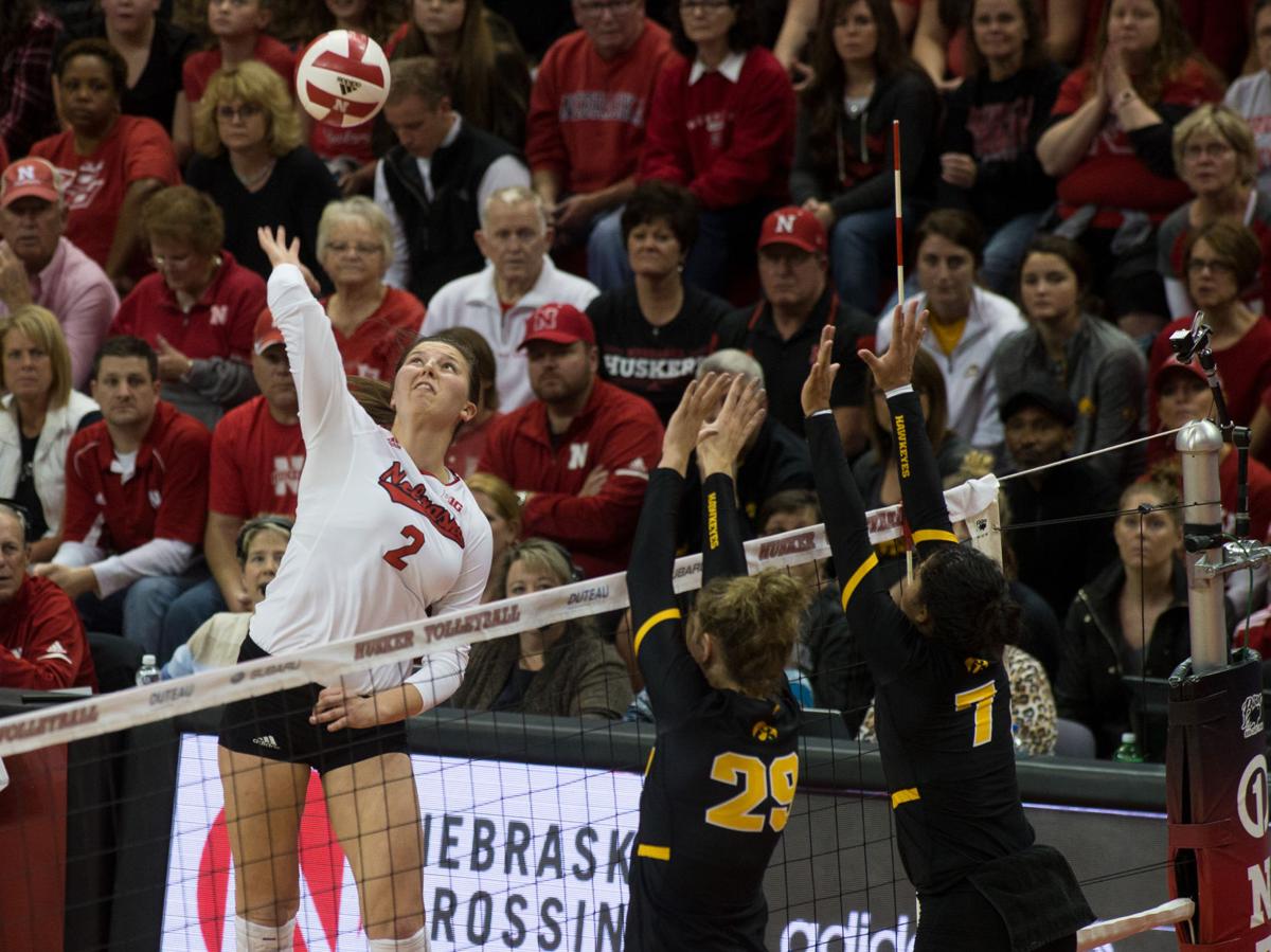 Husker volleyball sweeps Iowa, clinches 2nd consecutive Big Ten title