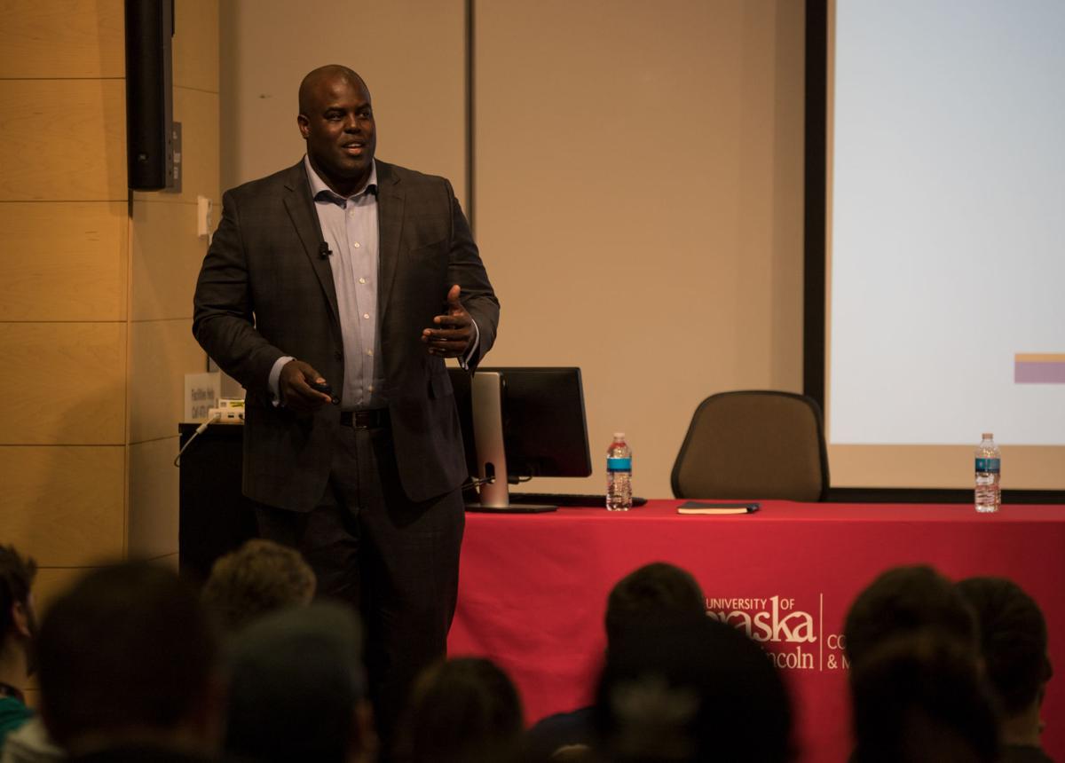 Former Broncos RB Reggie Rivers discusses importance of teamwork