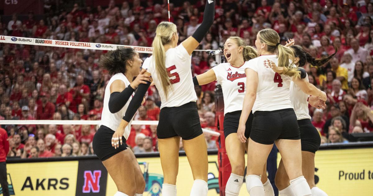 Nebraska volleyball sweeps Maryland on its way to 12-0 start
