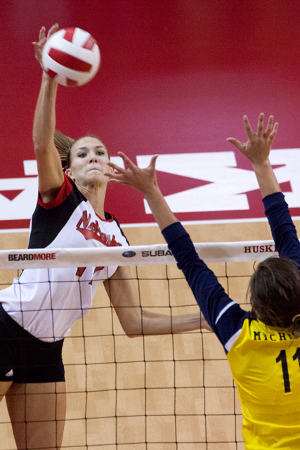 After falling to Michigan in first set, NU volleyball digs out a win ...