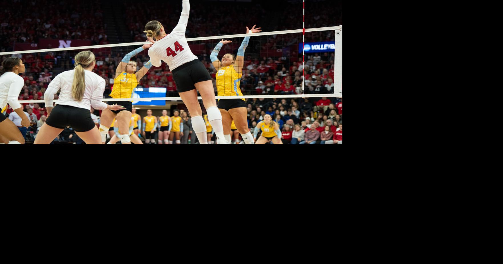 Nebraska Volleyball vs. Long Island Photo No. 6