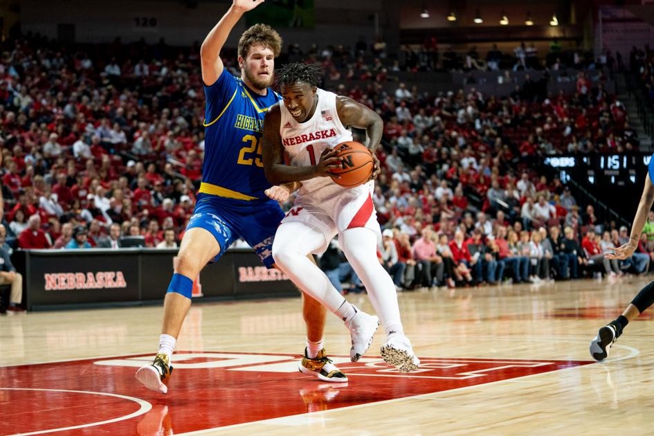 Nu Men S Basketball Forward Kevin Cross Named Dn Freshman Athlete