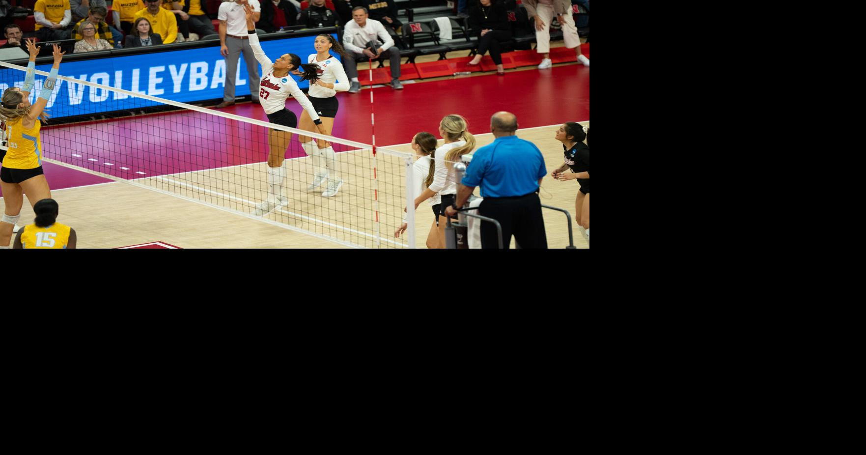Nebraska Volleyball vs. Long Island Photo No. 3