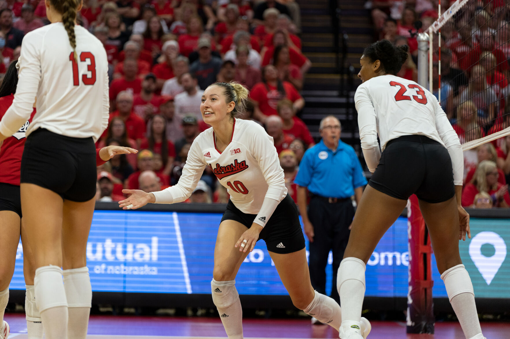 Nebraska Volleyball Earns Sixth Straight Sweep With Victory Over ...