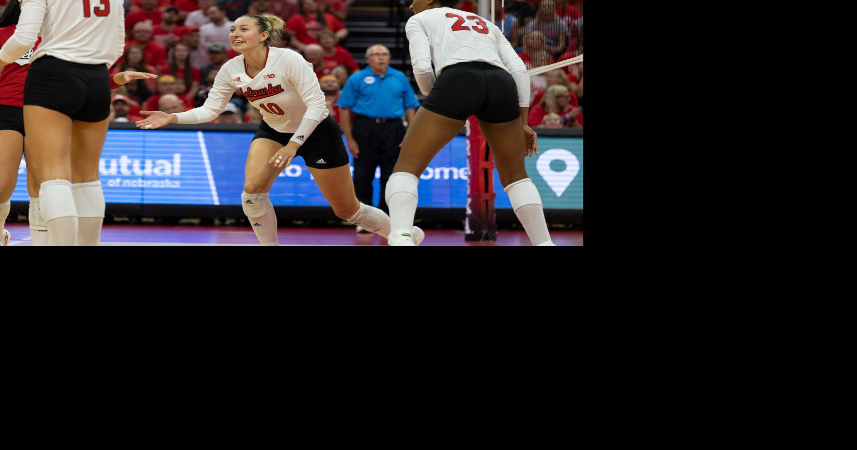 Nebraska Volleyball earns sixth straight sweep with victory over Illinois Sports