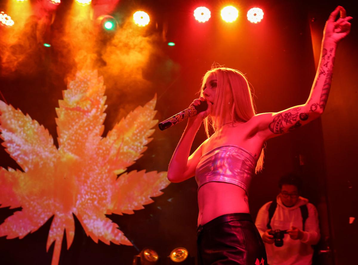 REVIEW Lil Debbie’s concert confuses audience from beginning to end