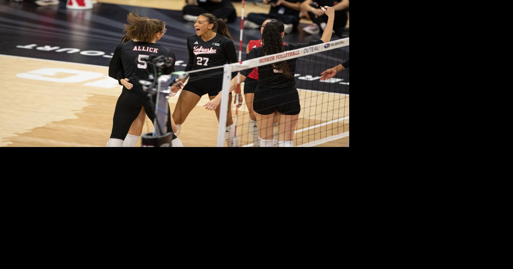 Nebraska volleyball dominates Penn State, stays undefeated