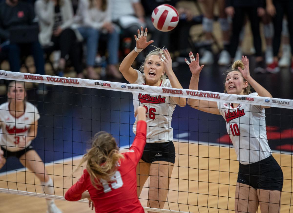 nebraska volleyball blows 2 1 lead ohio state wins in fifth set sports dailynebraskan com