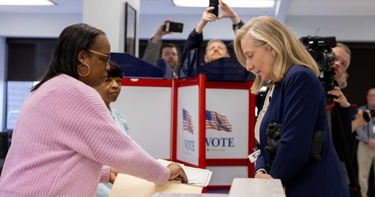 Spanberger orders no late purge of voter rolls