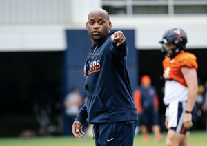 Virginia football notes: OC Des Kitchings leans on the 'flow of the game' when calling plays