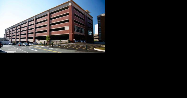 Woman charged with manslaughter after police find man stabbed in garage near UVa Medical - Vimarsana News