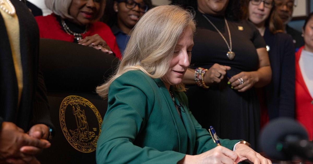 A governor's bill review can mean a working Saturday — and pizza