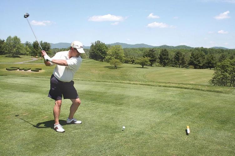 Golfers support Fargo field house