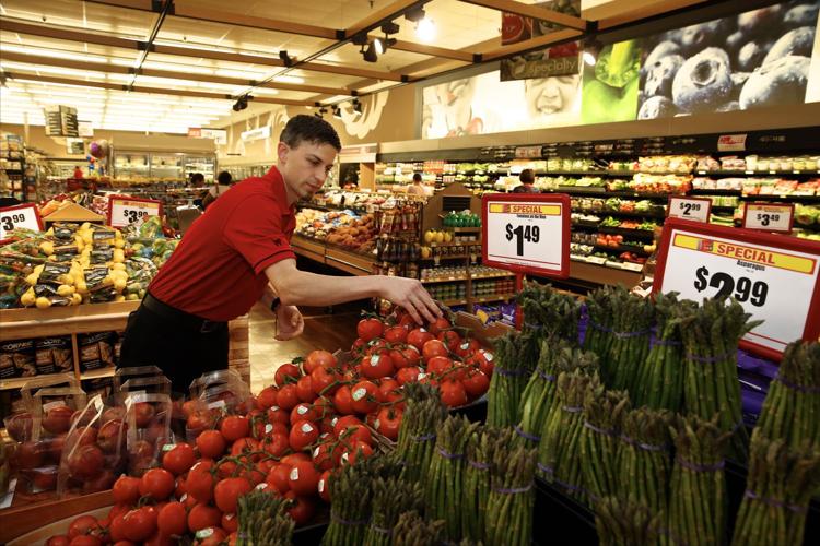 Local shoppers get first taste of Weis Markets