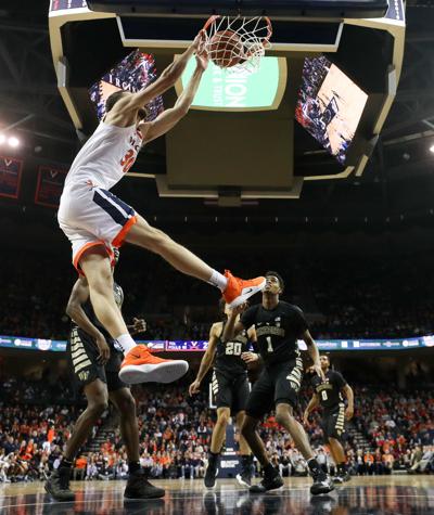 Jay Huff Gives Virginia S Frontcourt Rotation A Boost Cavalier