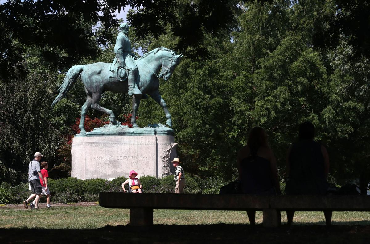 Lee statue