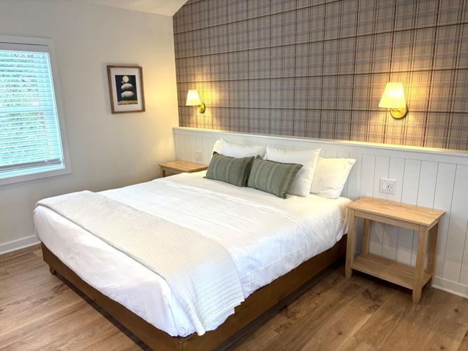 Rochambeau Roadside Inn bed