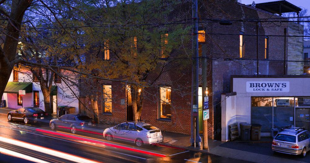 Neues Restaurant und Büroräume eröffnen im alten Charlottesville Common ...