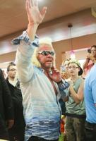 ‘Dog’ the Bounty Hunter greets fans at Stuarts Draft fundraiser