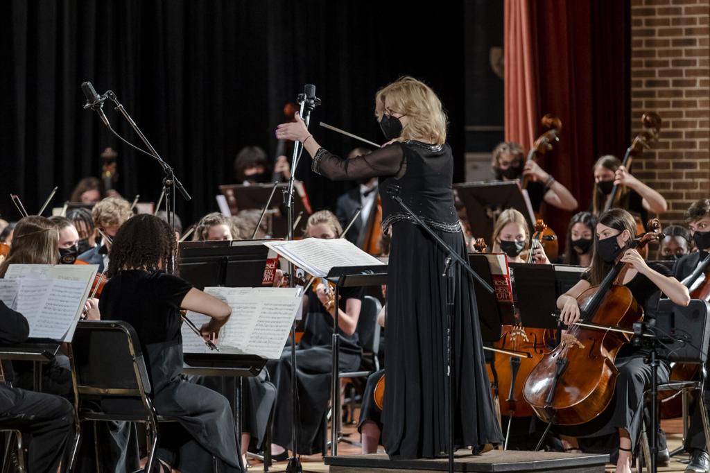 Longtime Chs Orchestra Leader Leaves Legacy Of Excellence Education Dailyprogress Com