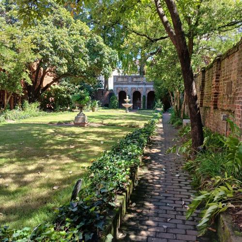 Poe Museum courtyard.jpg
