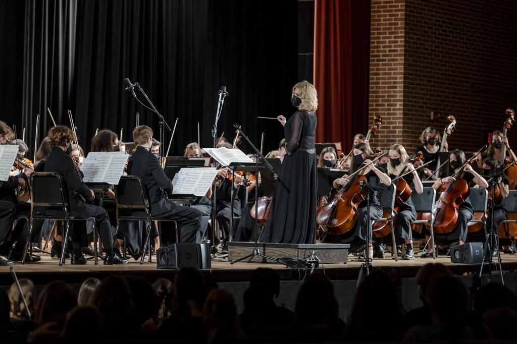 Longtime Chs Orchestra Leader Leaves Legacy Of Excellence Education Dailyprogress Com