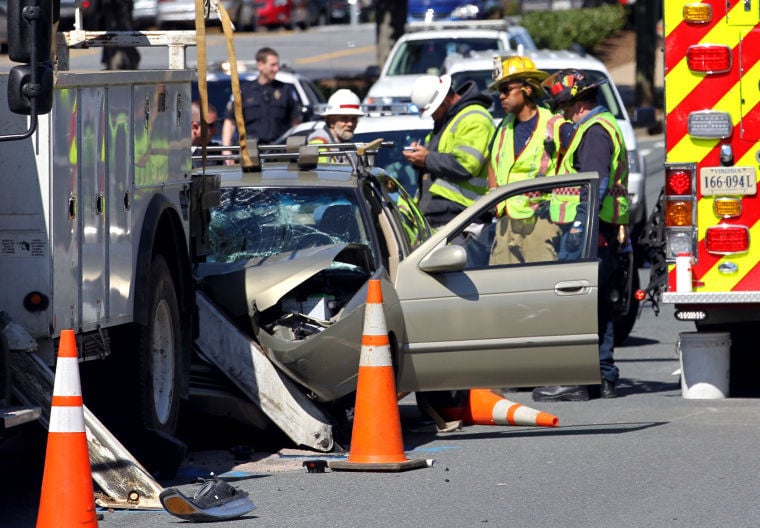 Wreck Near Barracks Road Shopping Center Injures 3 News