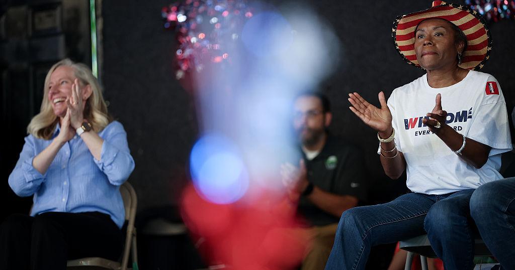 Spanberger behält Vorsprung vor Earle-Sears in neuer VCU-Umfrage