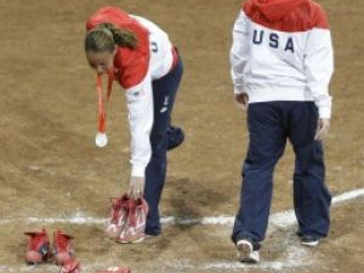 Us Softball Team Denied Gold Loses 3 1 To Japan Latest News Dailyprogress Com Us Softball Team Denied Gold Loses 3 1 To Japan Latest News Dailyprogress Com