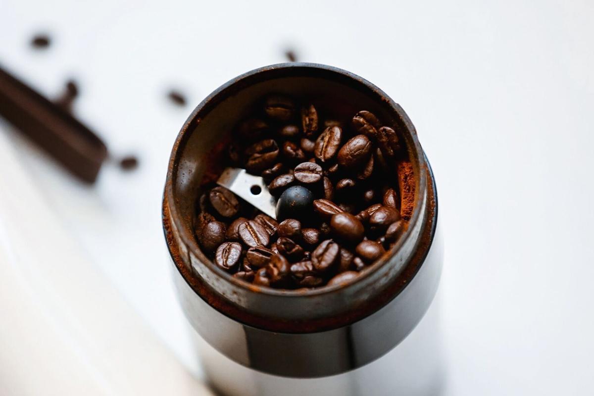How to prevent clumping when grinding coffee - Perfect Daily Grind