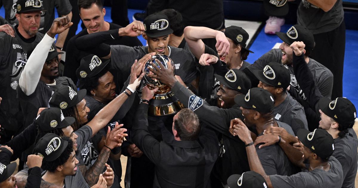 Spurs end Thunder's title defense, reach first NBA Finals since 2014