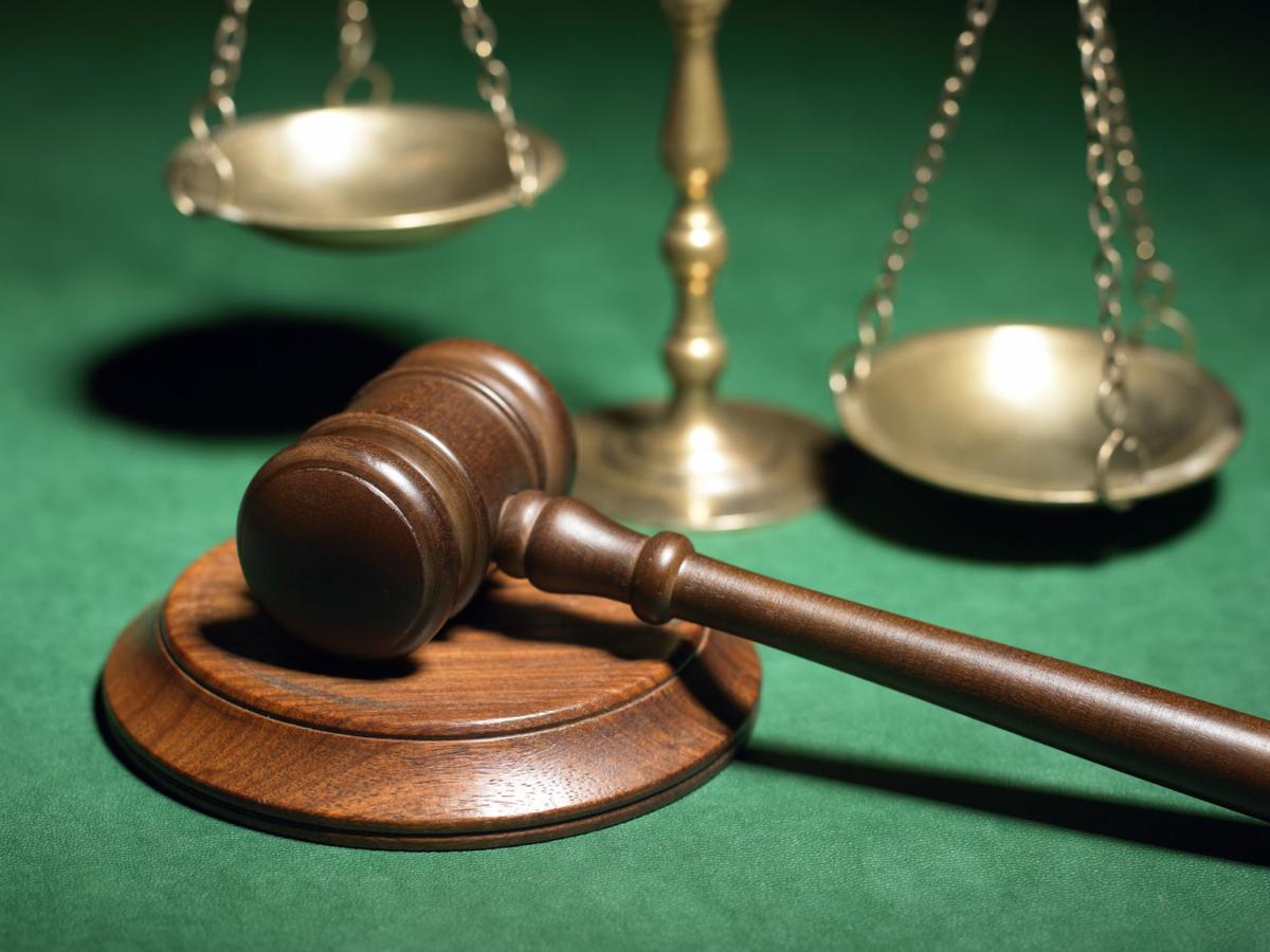 gavel, scales of justice