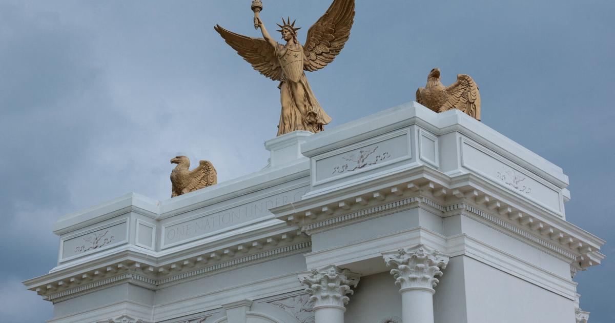 Virginia balks at agreement on Trump's 'triumphal arch'