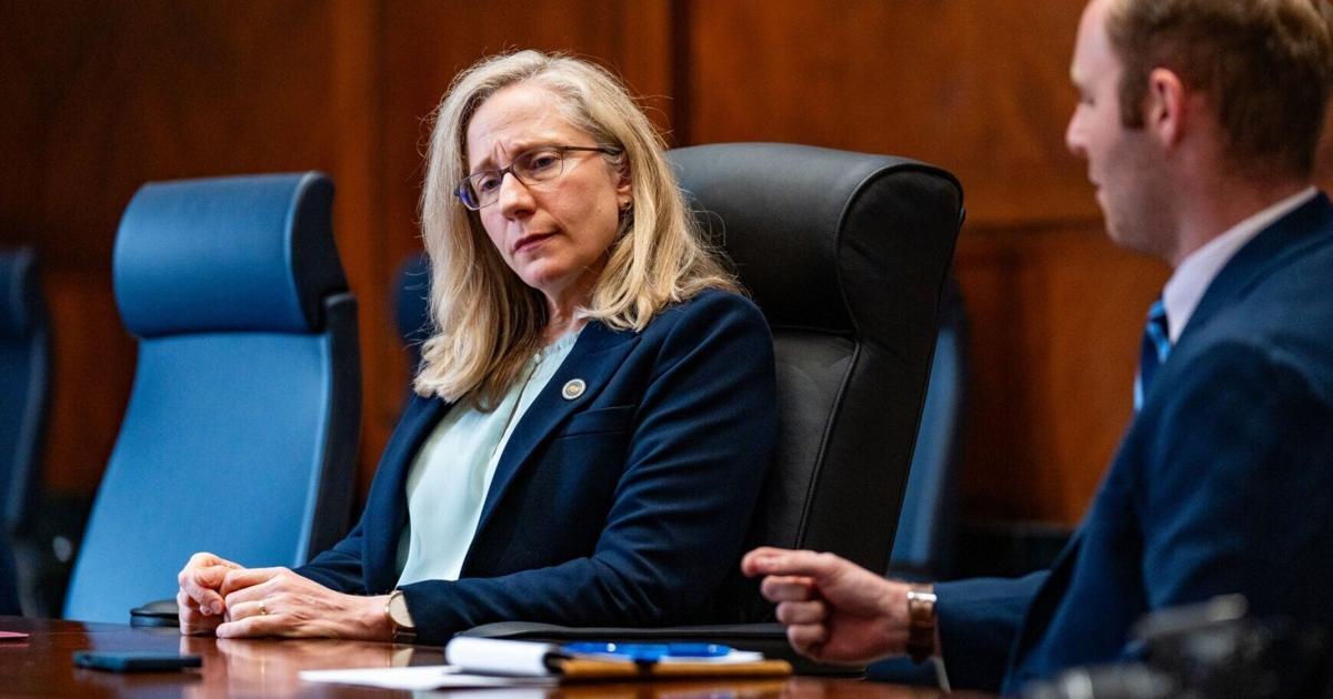Nach sechs Monaten sagt Spanberger, dass nach den Erfolgen der Agenda noch ...