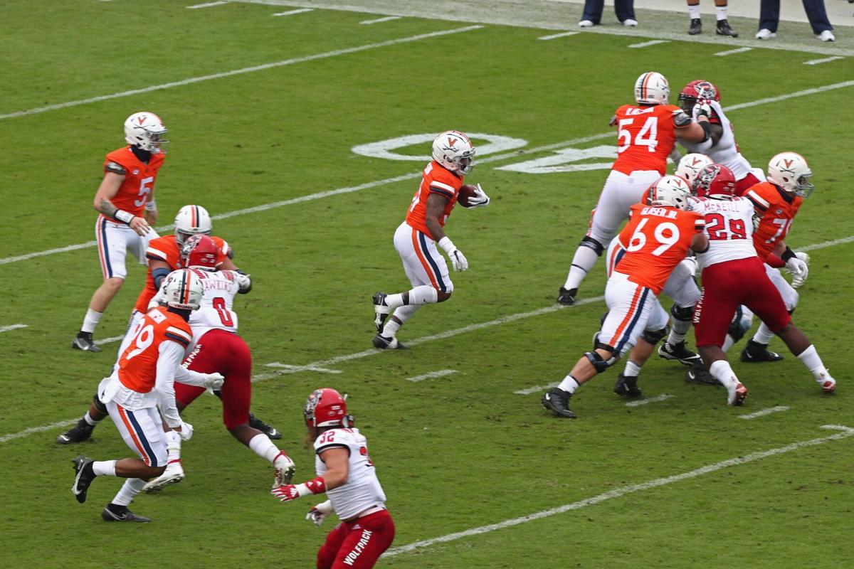 101020-ncstate-uvafootball120.JPG
