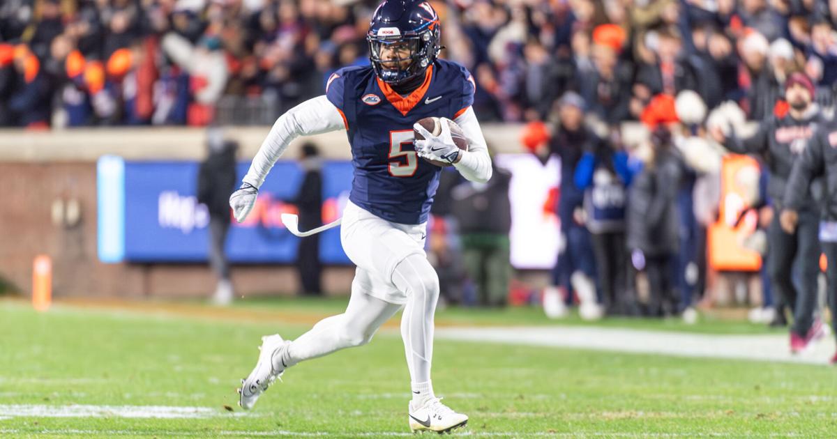 WR Kam Courtney wird seine Transferanmeldung zurückziehen und zum Virginia ...