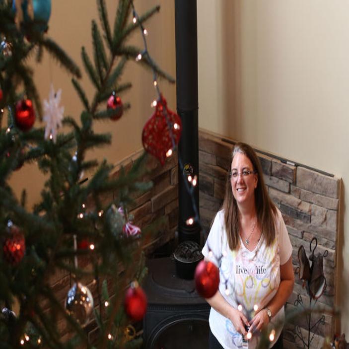 Massive Christmas Tree Again Used To Inspire Hope In Those Fighting Cancer Local News Dailyprogress Com